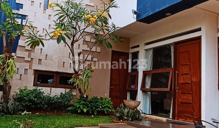Dekat Pintu Tol Parigi. Rumah 2 Lantai Kokoh Dan Cantik Di Cluster Bintaro Jaya Sektor 9