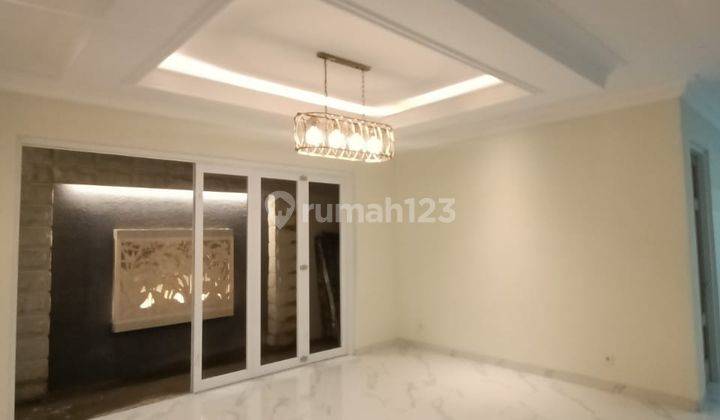 Rumah Baru Mewah, dua lantai dengan Kolam Renang di Cipinang 6