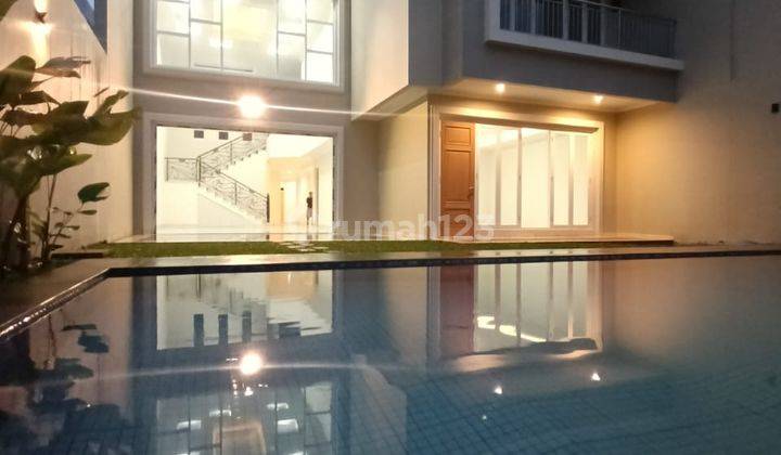 Rumah Baru Mewah, dua lantai dengan Kolam Renang di Cipinang 1
