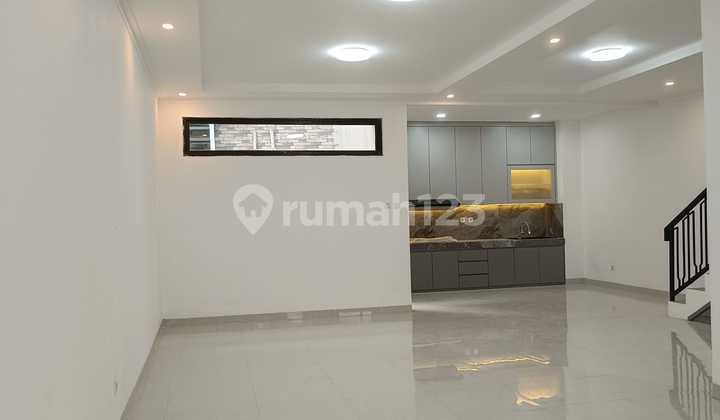 Rumah 2 Lantai Minim Sekat Di Cluster Puri Bintaro, Bintaro Jaya Sektor 9 2