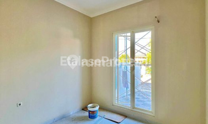 Ada 4 Unit, Rumah Modern 2 Lantai Di Jemursari Timur Tipe E 2
