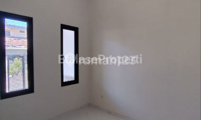 Jual Rumah Baru Mulyosari 2