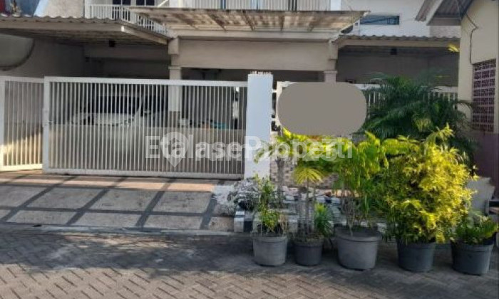 8-Room House Near Ubaya Tenggilis, Can Be Used as Boarding House with Many Rooms. 8-Room House Near Ubaya Tenggilis, Can Be Used as Boarding House with Many Rooms.