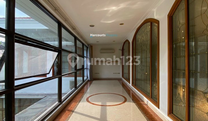 DI SEWAKAN Rumah Modern Tropical Kebayoran Baru Area Senopati Loh BossQue !! Yuukk Buruan Pindah Kesini !!  2