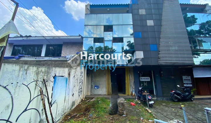 Dijual Ruko Terawat Area Kebayoran Baru Nih BossQue , Yuukk Bungkus dan Bangun Mesin Cuanmu Disini di Area Barito Looohh !! 