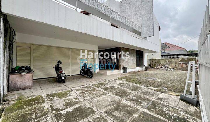 Dijual Rumah Lama Strategis Pinggir Jalan Area Kebayoran Baru Nih Bestie , Bisa Untuk Usaha Loh  1