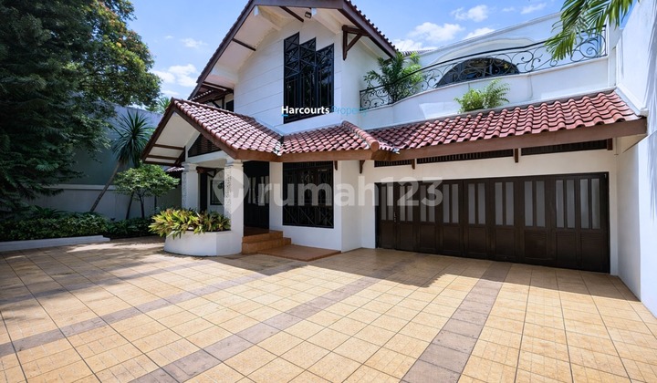 Dijual Rumah Klasik Sangat Strategis Terawat Area Jl. Permata Berlian Permata Hijau , Dekat dengan Senayan Dansekitarnya , Yuukk Buruan Merapat yang Lagi Cari Area Permata Hijau !!