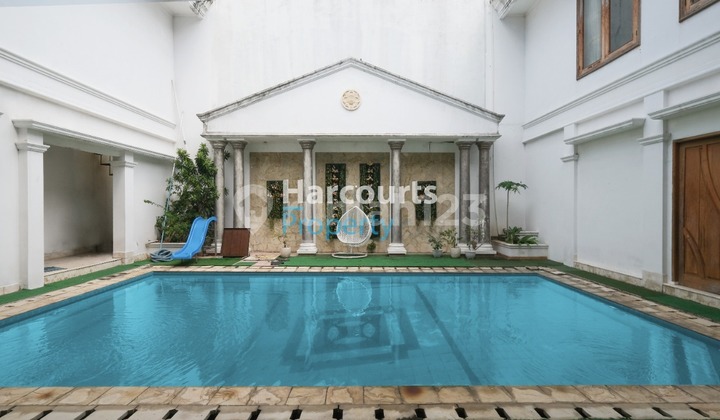 Dijual Rumah Besar Lokasi Strategis Area Kuningan Loh Ini Boss , Cocok Untuk Para Pengusaha , Pejabat Dan Embassy Karna di Area Mega Kuningan !!