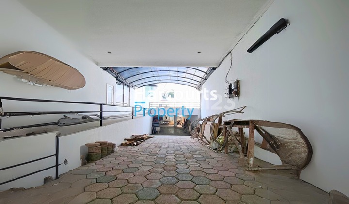 FOR SALE Classic House AREA MENTENG Nih , Bisa Untuk Usaha Kos-Kosan Loh BossQue !! 2