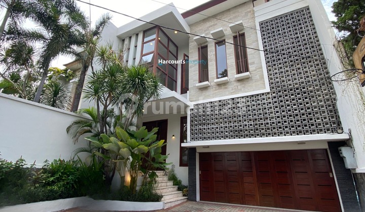 For Rent Tropical Modern House in Kemang Area, BossQue, The House is Super Nice, Aren't You Interested?? Come On, Bring Your Family to Live Here!!
