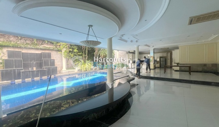 For Rent: Classic Modern House in Permata Hijau Area, BossQue. Rare Find! Come on, Hurry Up! Grab It and Move Your Family to Live Here!!