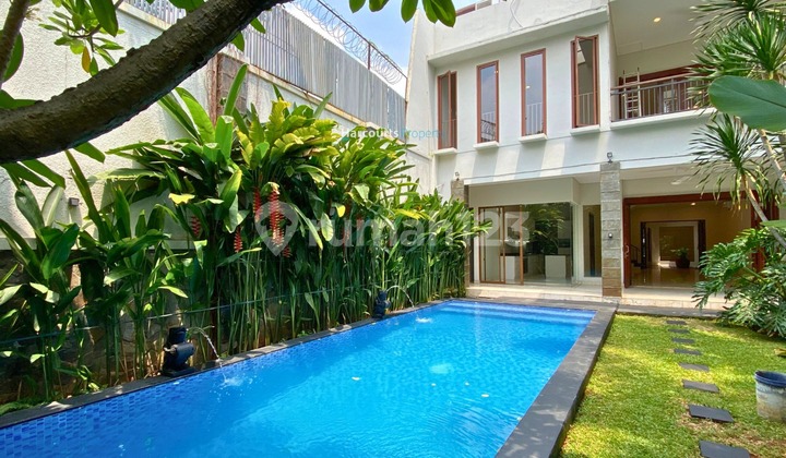 For Rent Rumah Modern Tropis Area Kemang Nih BossQue , Rumahnya Bagus Banget Ga Tertarikkah?? Yuukk Ajak Keluargamu Tinggal Disini !!  2