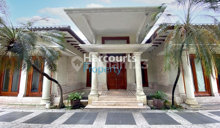 For Sale Rumah Eropa Klasik Besar Luas area Cipete Nih Bestie , Yakin Gak Mau Dapet Rumah Murah Area Cipete !!  