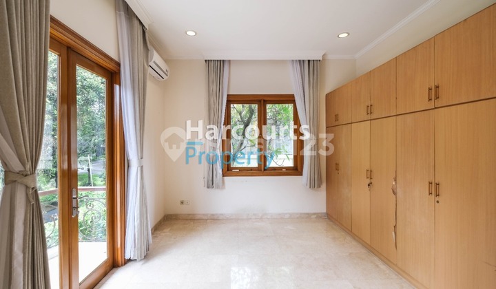For Rent: Luxury House in Elite Area Pondok Indah, Close to JIS Too Bestie, Come On Move Here Near Your Child's International School!! 2