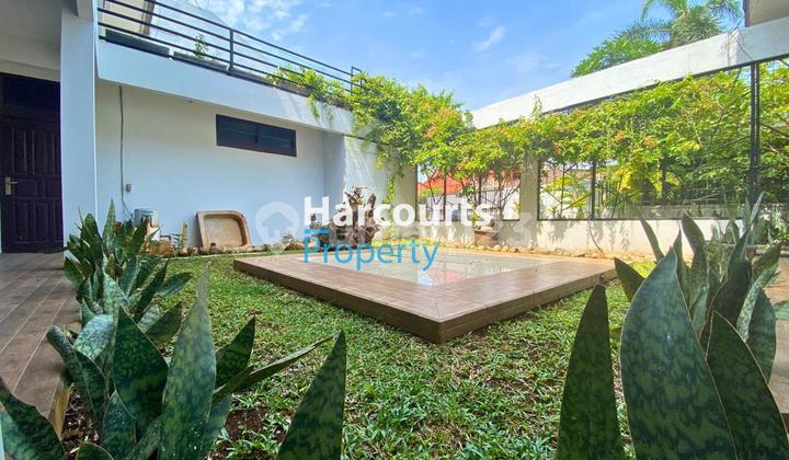 Dijual Rumah Modern Klasik Area Kebayoran Lama Deket Pondok Indah Loh Bestie , Yakin Ga Mau Punya Rumah Luas Dengan Harga Murah Bestie !!  2