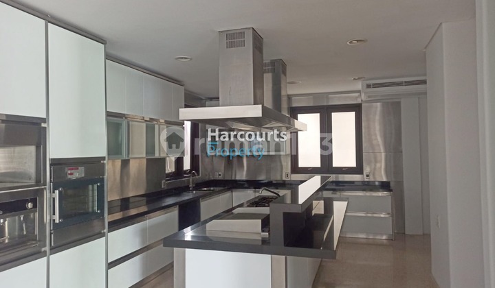 For Rent Luxury House in Simprug Golf, Senayan, South Jakarta, Rare Find in the Senayan Area, Come On, Hurry Up and Check It Out!! 2