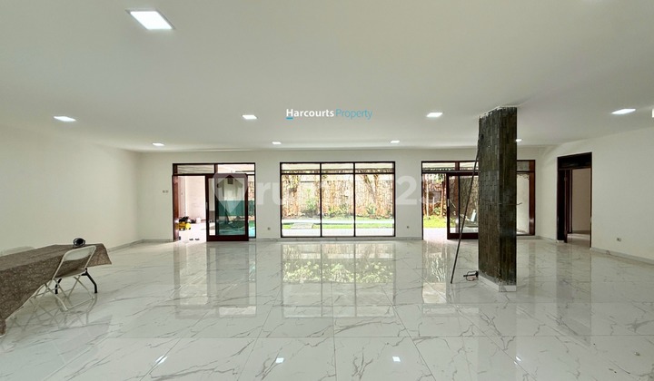 Disewakan Rumah bisa untuk Kantor Parkir Banyak Area Jl. Dharmawangsa Kebayoran Baru Loh Bolo !! 2