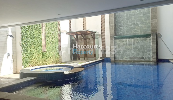 Disewakan Rumah Mewah di Simprug Golf, Senayan, Jakarta Selatan Jarang Ada Loh Ini di Area Senayan Bolo Yuukk Buruan Merapat !! Disewakan Rumah Mewah di Simprug Golf, Senayan, Jakarta Selatan Jarang Ada Loh Ini di Area Senayan Bolo Yuukk Buruan Merapat !!