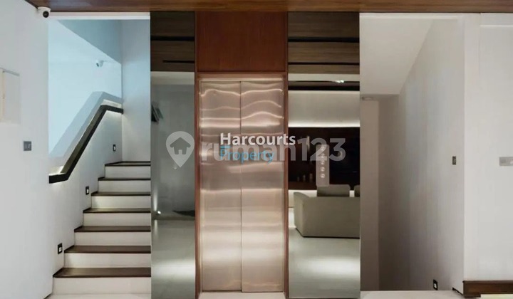 Luxury and Spacious House for Sale in Permata Buana Housing, West Jakarta. Come on, Let's Wrap It Up for Your Family!!