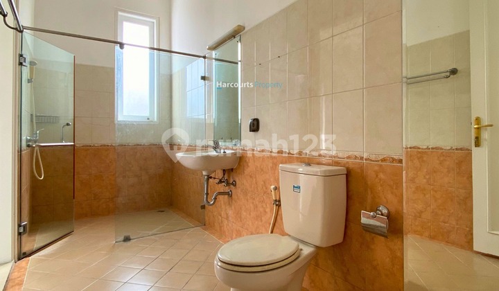 FOR RENT Rumah Modern Minimalis - Terawat Area Cipete, Jakarta Selatan Niihh Rumahnya Luas dan Bernuansa Putih Yuukk Buruan Check dan Tinggali Rumah Ini !!  2