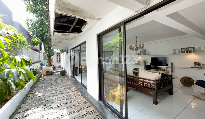 Rumah Cantik Modern Contemporary Style 2 Lantai Area Tomang Barat 2