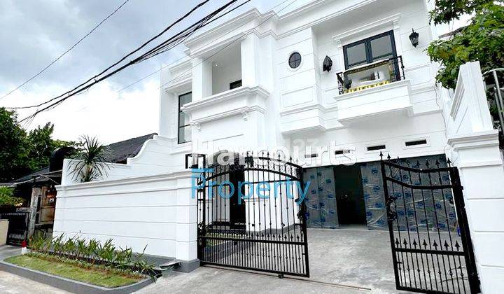 Brand New Rumah Mewah American Classic Cempaka Putih 4