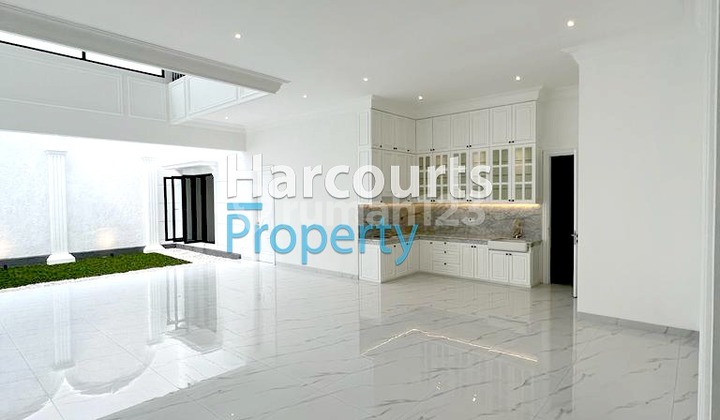 Brand New Rumah Mewah American Classic Cempaka Putih 9