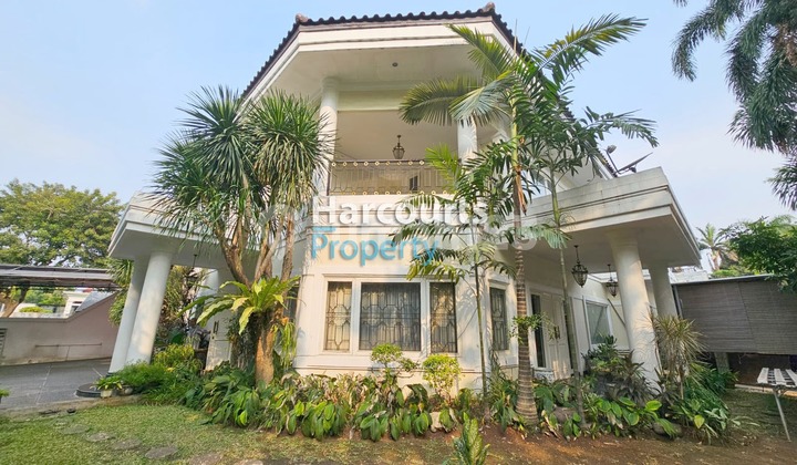 Rumah Cantik Hook 2 Lantai di Kebayoran Baru Prime Location
