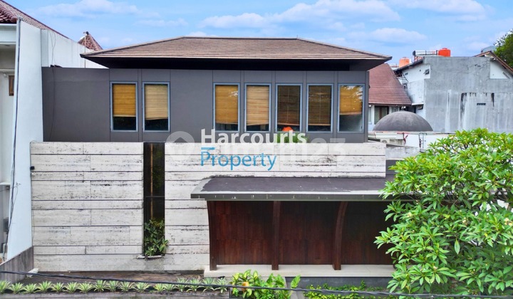 Dijual Rumah Modern Tropical Turun Rp 3M Lagi di Area Kebayoran Baru