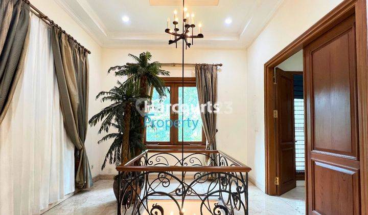 Disewakan dan Dijual Rumah Gaya Eropa Klasik Super Mewah Dan Luas di Kebayoran Baru 2