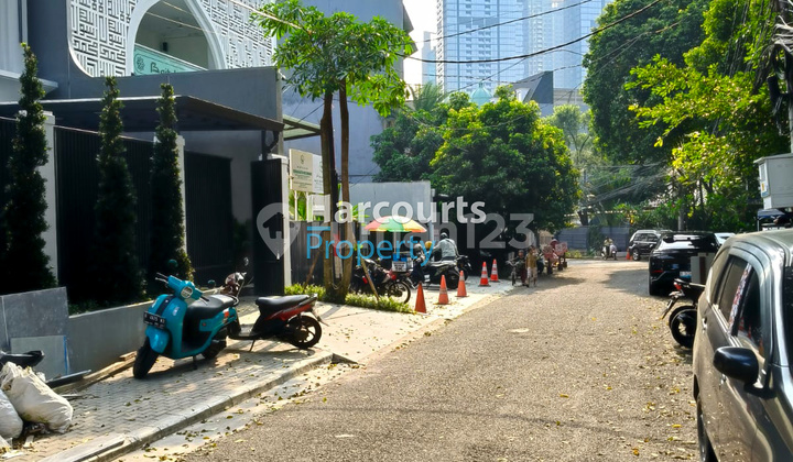 For Sale Old House Strategic Location Senopati Kebayoran Baru Area 2