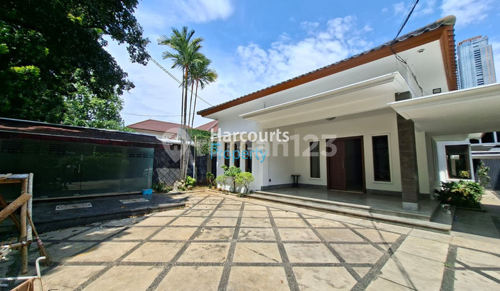 Disewakan Rumah Hunian Nyaman dan Luas Area Jl. Kusuma Atmadja Menteng