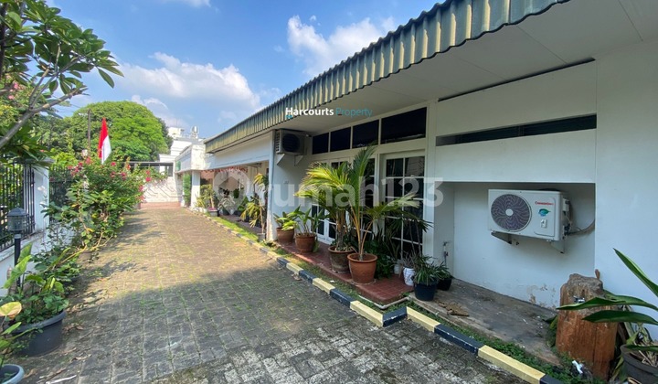 Dijual Turun Harga Rumah Klasik Super Luas Cozy Terawat Area Jl. Jaya Mandala Kuningan