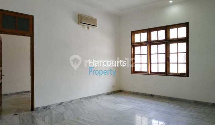 Disewakan Rumah 1 Lantai Klasik bisa untuk Kantor Area Jl. Bdn Cipete 2