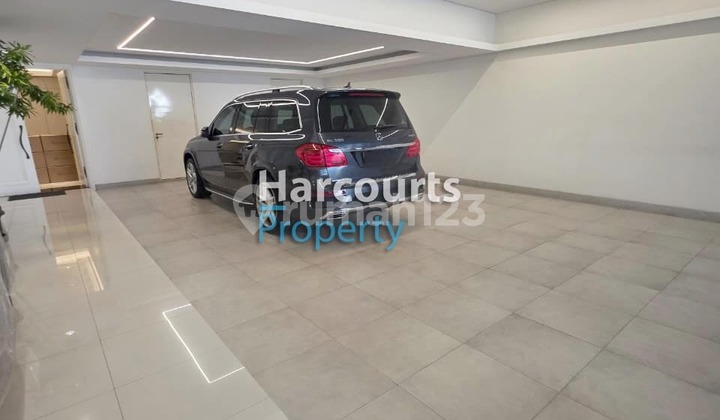 Disewakan Rumah Modern Area Jl. Suwiryo Menteng 2