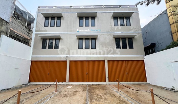 For Rent: Brand New Row of Shophouses in Mampang Area