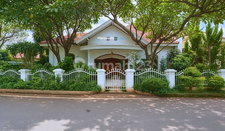 Dijual Rumah Klasik Design Kolonial Area Jl. Talang Menteng