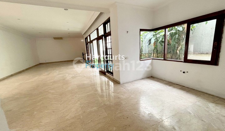 Classic 2-Story House for Rent in Permata Hijau Area Classic 2-Story House for Rent in Permata Hijau Area