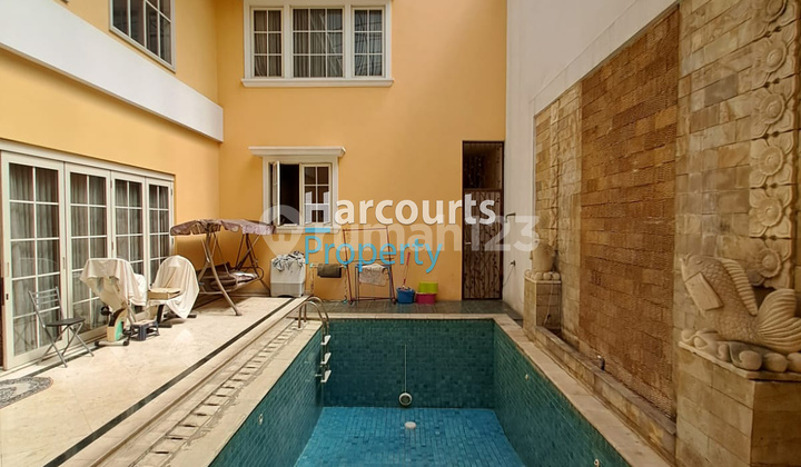 Dijual Rumah Lama 2 Lantai Lokasi Premium Area Jl. Denpasar Mega Kuningan 2