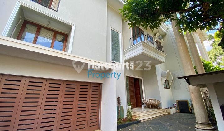 Disewakan Rumah Klasik Terawat dan Nyaman Area Kemang