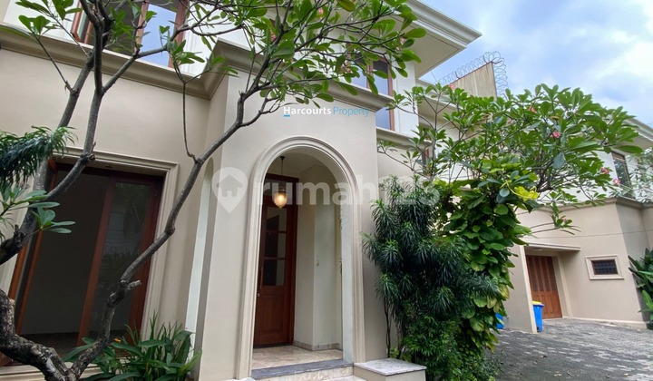 Disewakan Rumah Compound Modern Tropis Area Kemang 2