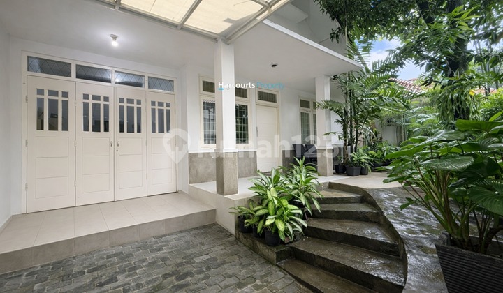 Dijual Rumah Klasik Terawat Area Jl. Dempo Kebayoran Baru