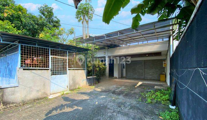 Disewakan Rumah Klasik Split Level Area Permata Hijau 1