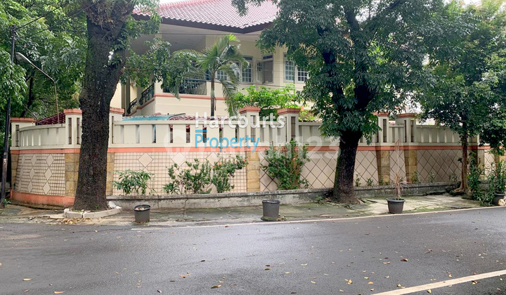 Dijual Rumah 2 Lantai Klasik Area Jl. Lamandau Kebayoran Baru 1