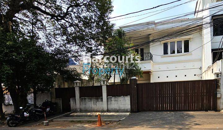 Jarang Ada Rumah Bagus di Senopati Akses Kemanapun Gampang 1