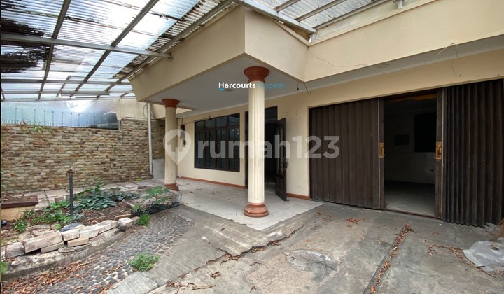 Classic House for Rent, Suitable for Office, Jl. Mendawai Kebayoran Baru Area