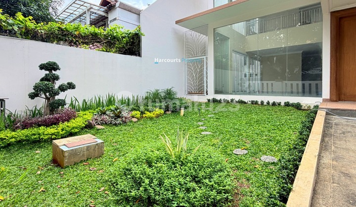 Disewakan Rumah Modern Area Jl. Erlangga Selong Kebayoran Baru 1