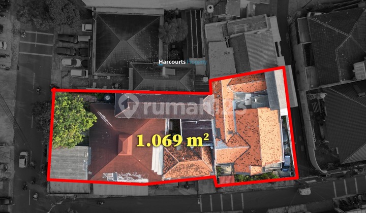 For Sale Classic Double Hook House in Tebet Area