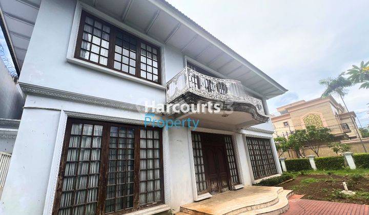 Dijual Rumah Klasik Posisi Hook Area Permata Hijau 1