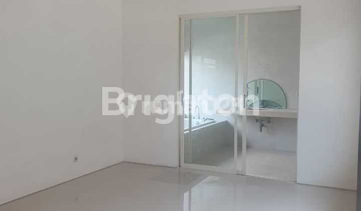 HOUSE IN GRAHA NATURA SURABAYA 2